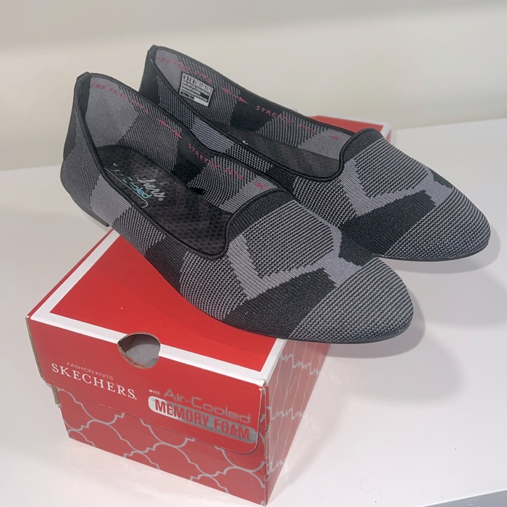 Like new Skechers ballet flats.